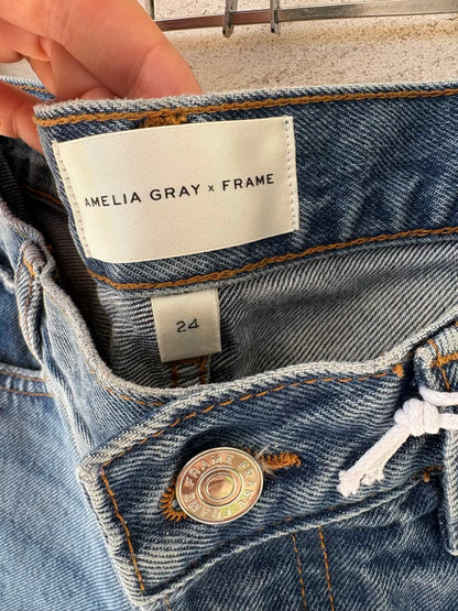 AMELIA GRAY x FRAME. Denim recto abotonado