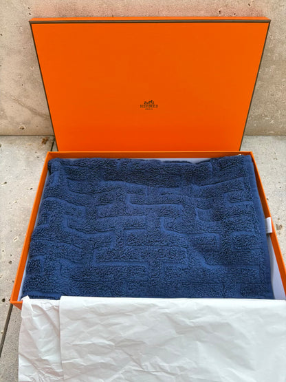HERMES. Toalla de invitados en azul