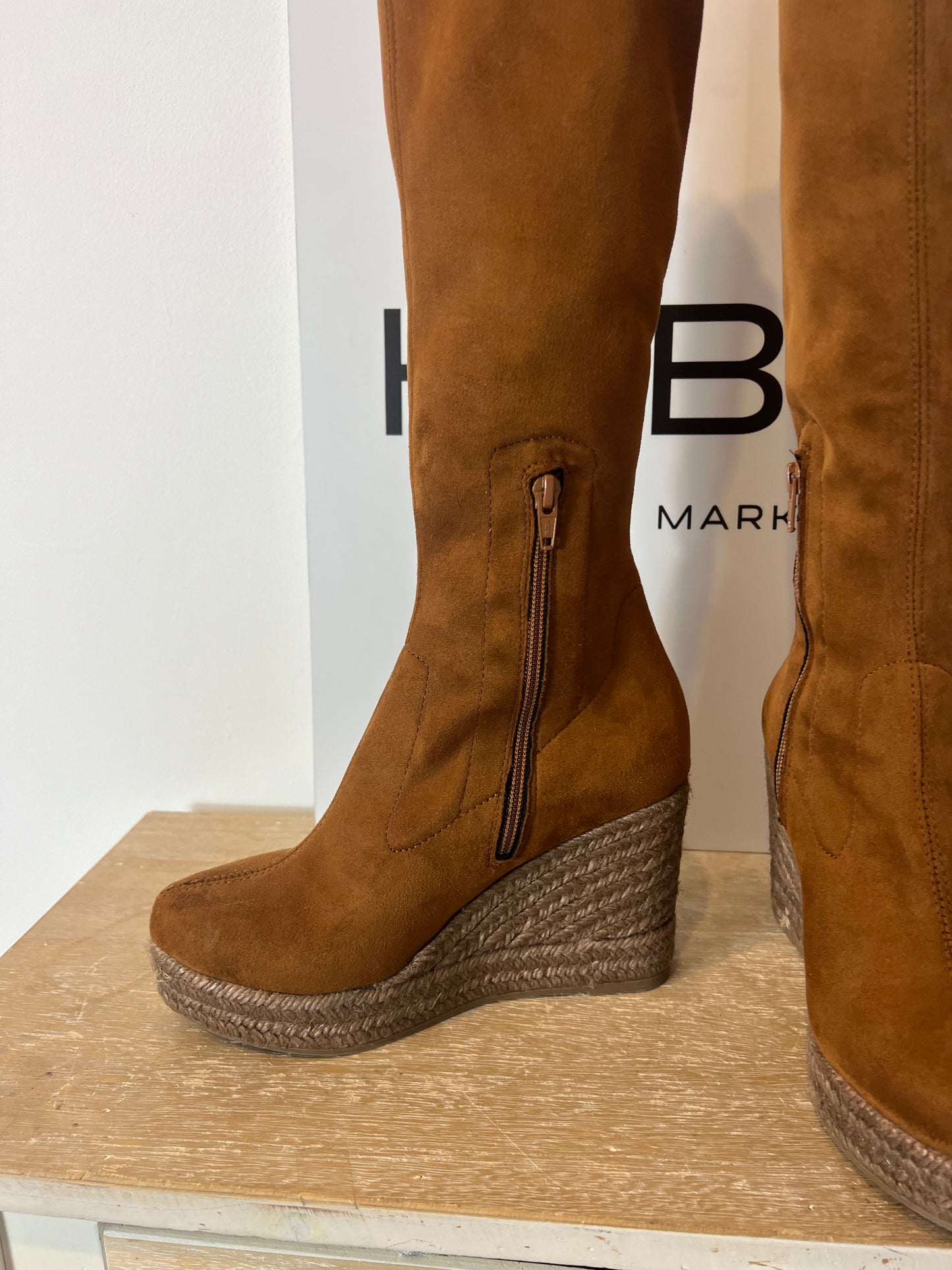 ALHAMAS. Botas altas ante elástico camel. T 37