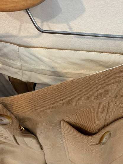 SÉZANE. Pantalón beige pinzas con bolsillos