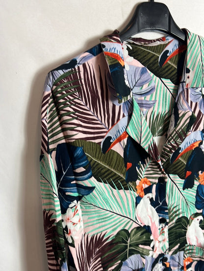 ZARA. Flowy blouse with tropical print. Size XS