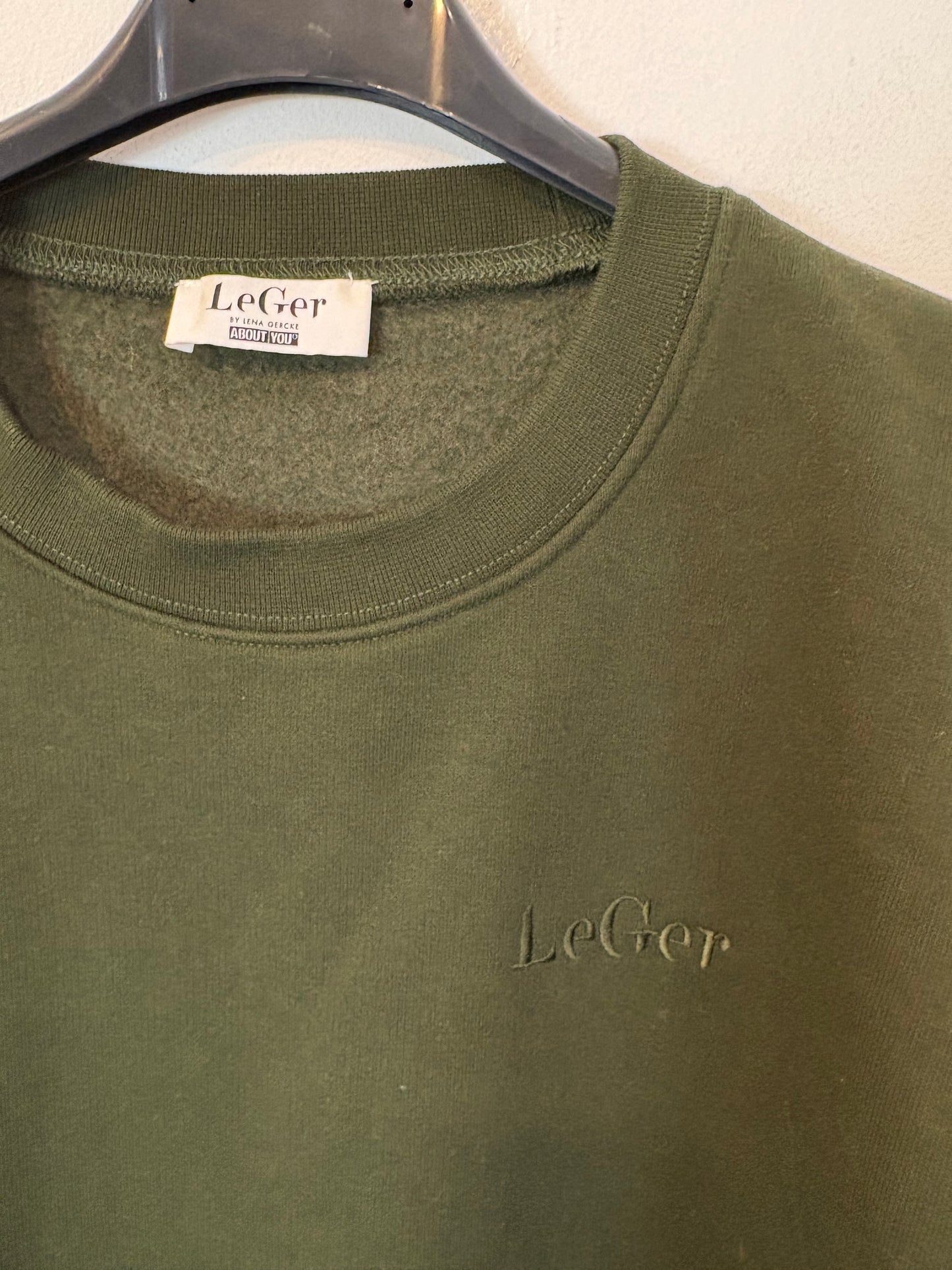 ZARA. Flowy green trousers T.xs