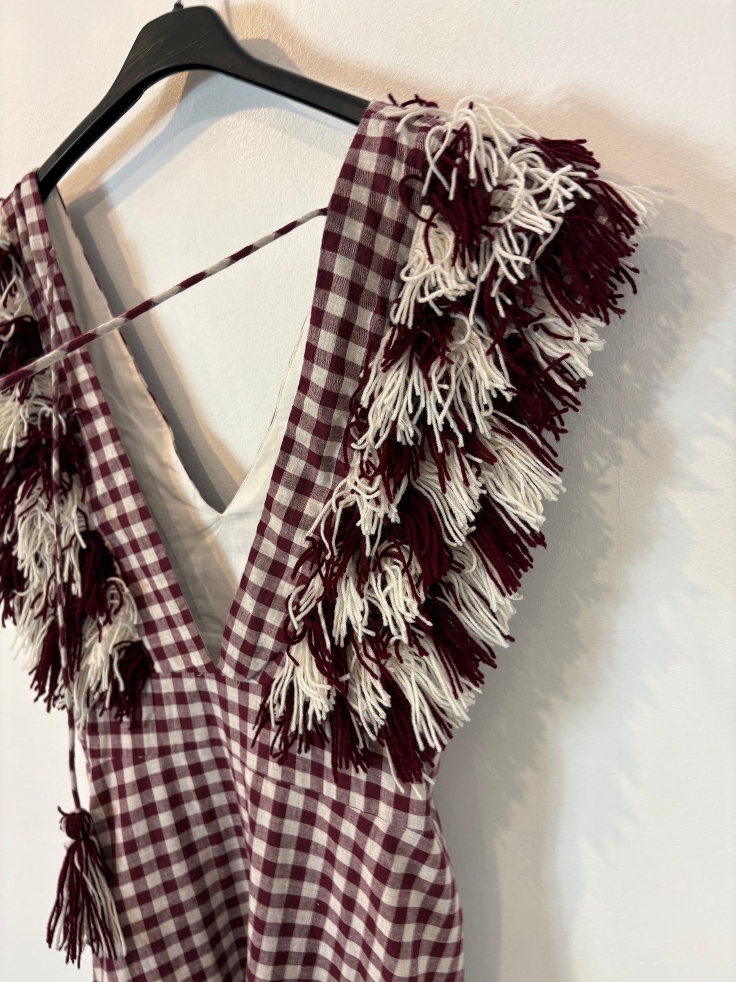 IQ COLLECTION. Vestido largo vichy flecos