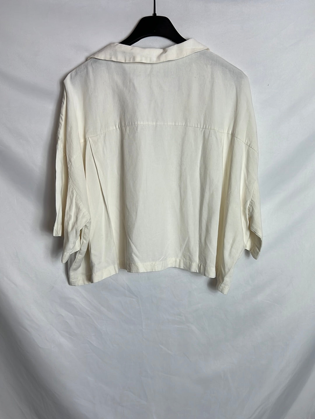 ZARA. Blusa manga corta color crudo. T S
