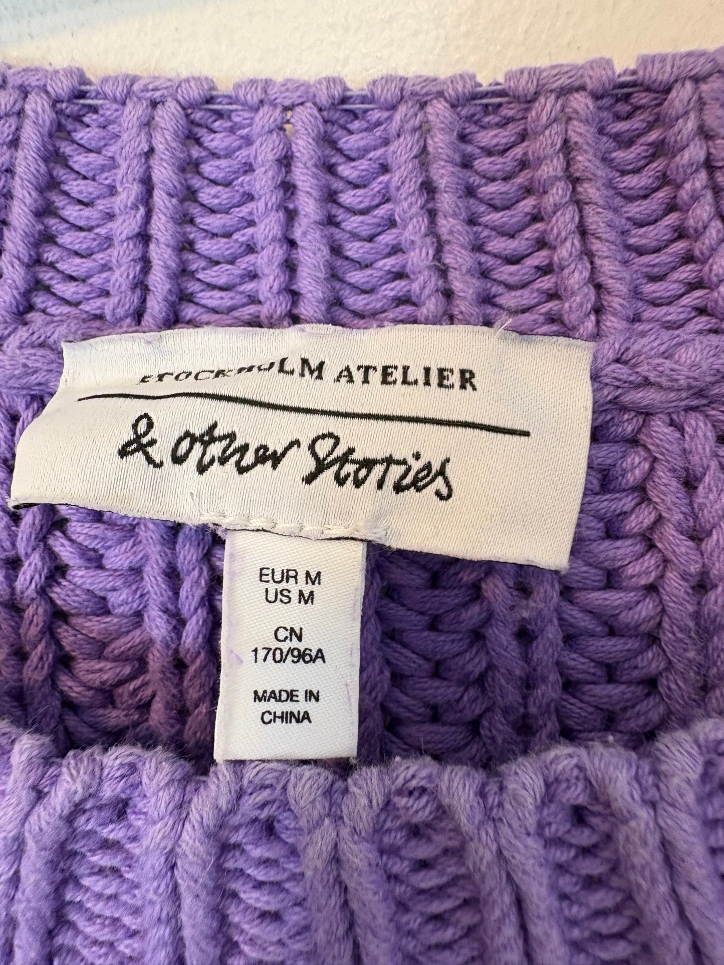 &OTHER STORIES. Jersey malva punto grueso