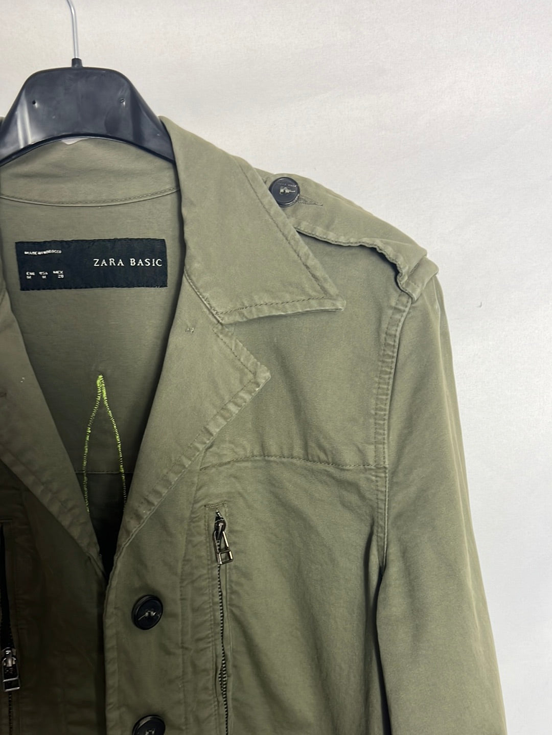 ZARA. Green jacket with embroidered back. TM
