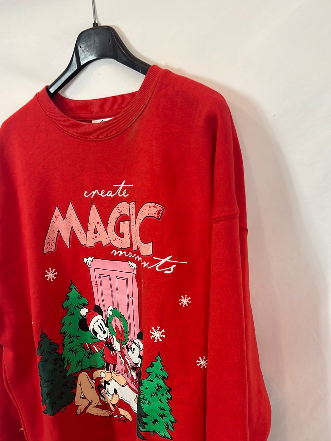 DISNEY. Disney Txs red sweatshirt