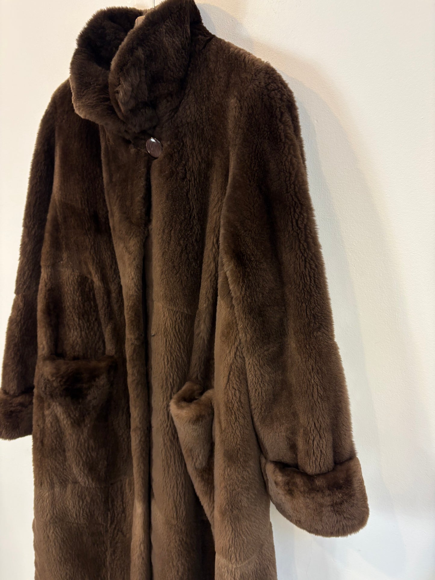 OTRAS. Abrigo largo visón vintage