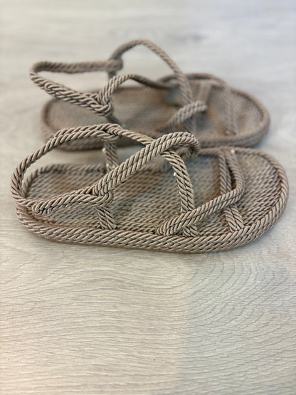 OTRAS. Sandalia plana gladiador. T 40