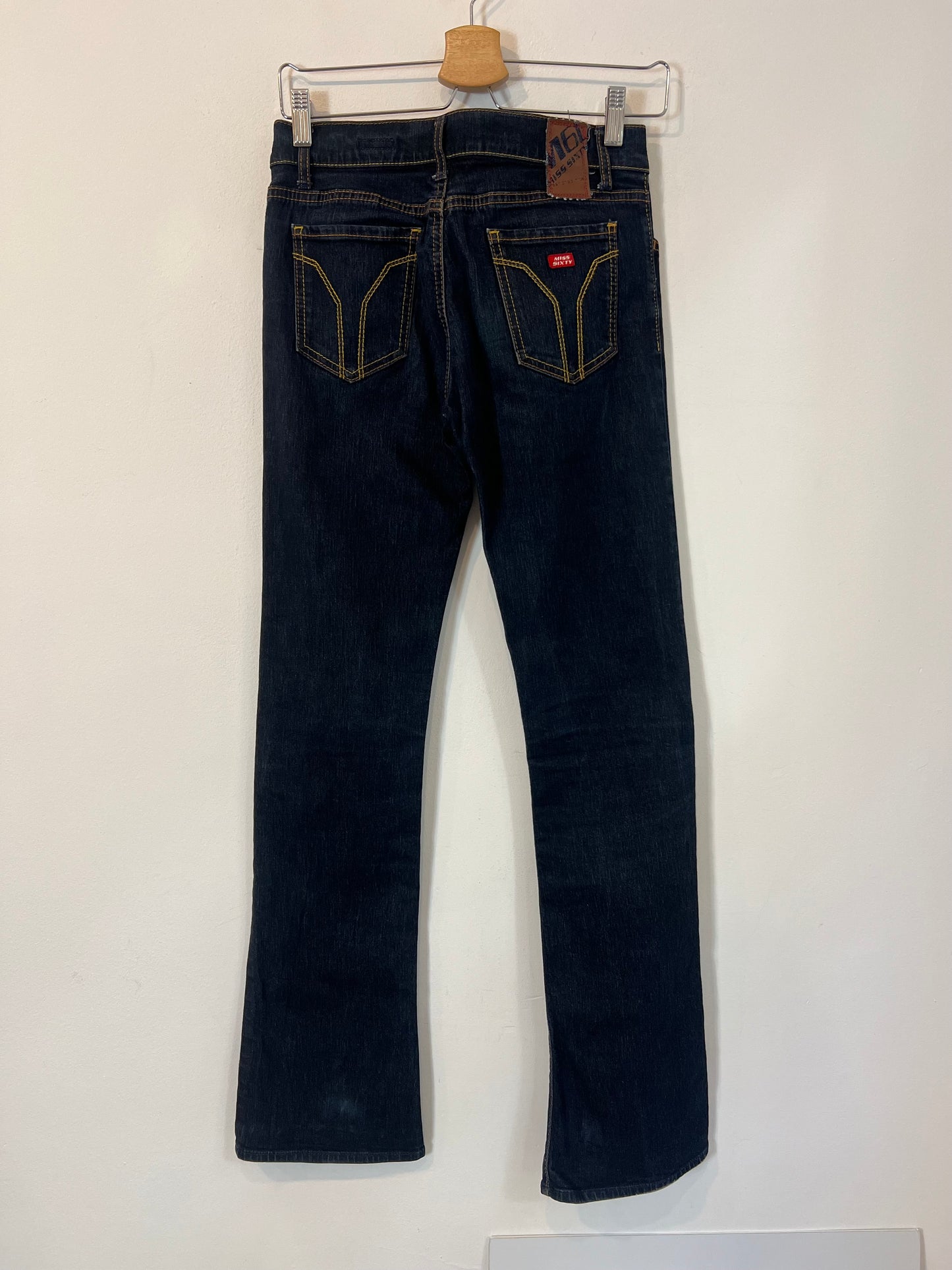 MISS SIXTY. Pantalón denim campana T.2(36)