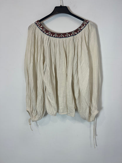TEN TWELVE. Beige blouse with embroidered collar detail S.0 (xs/s)