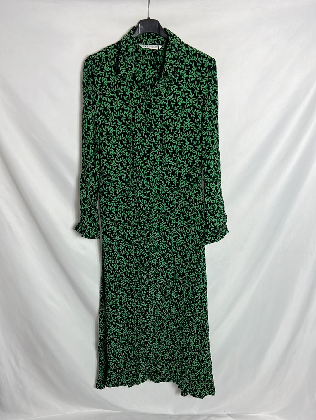 ZARA. Vestido largo camisero verde y negro. T M