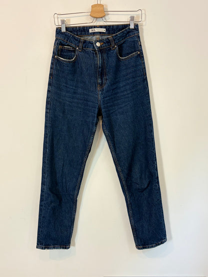 ZARA. Denim recto oscuro . T 36