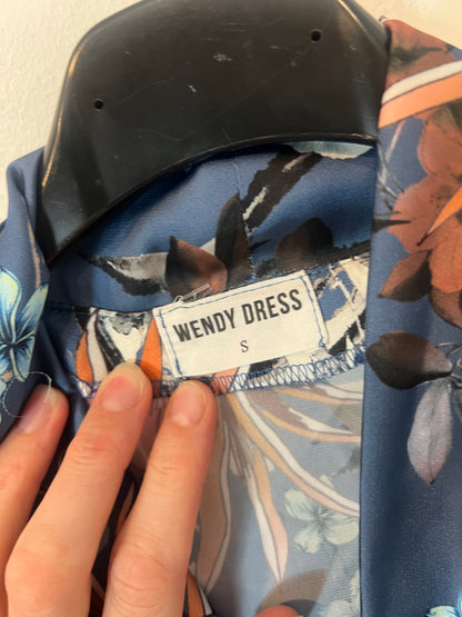 WENDY DRESS. Vestido fluido cruzado plumas. T S