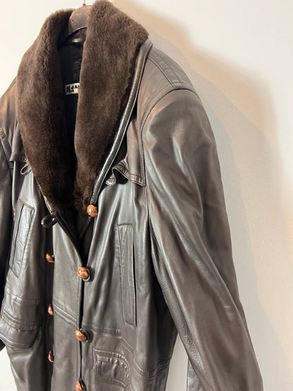 JIL SANDER. Abrigo marrón piel. T 40