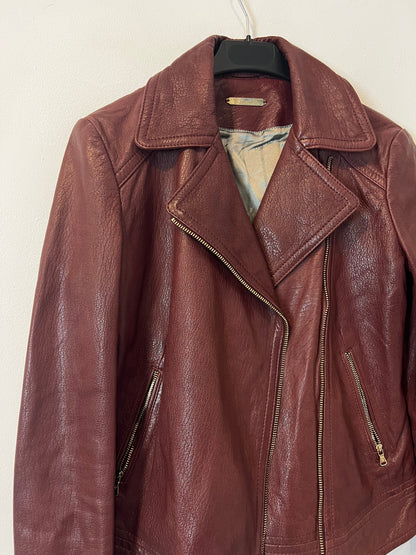 MASSIMO DUTTI. Chaqueta burdeos piel
