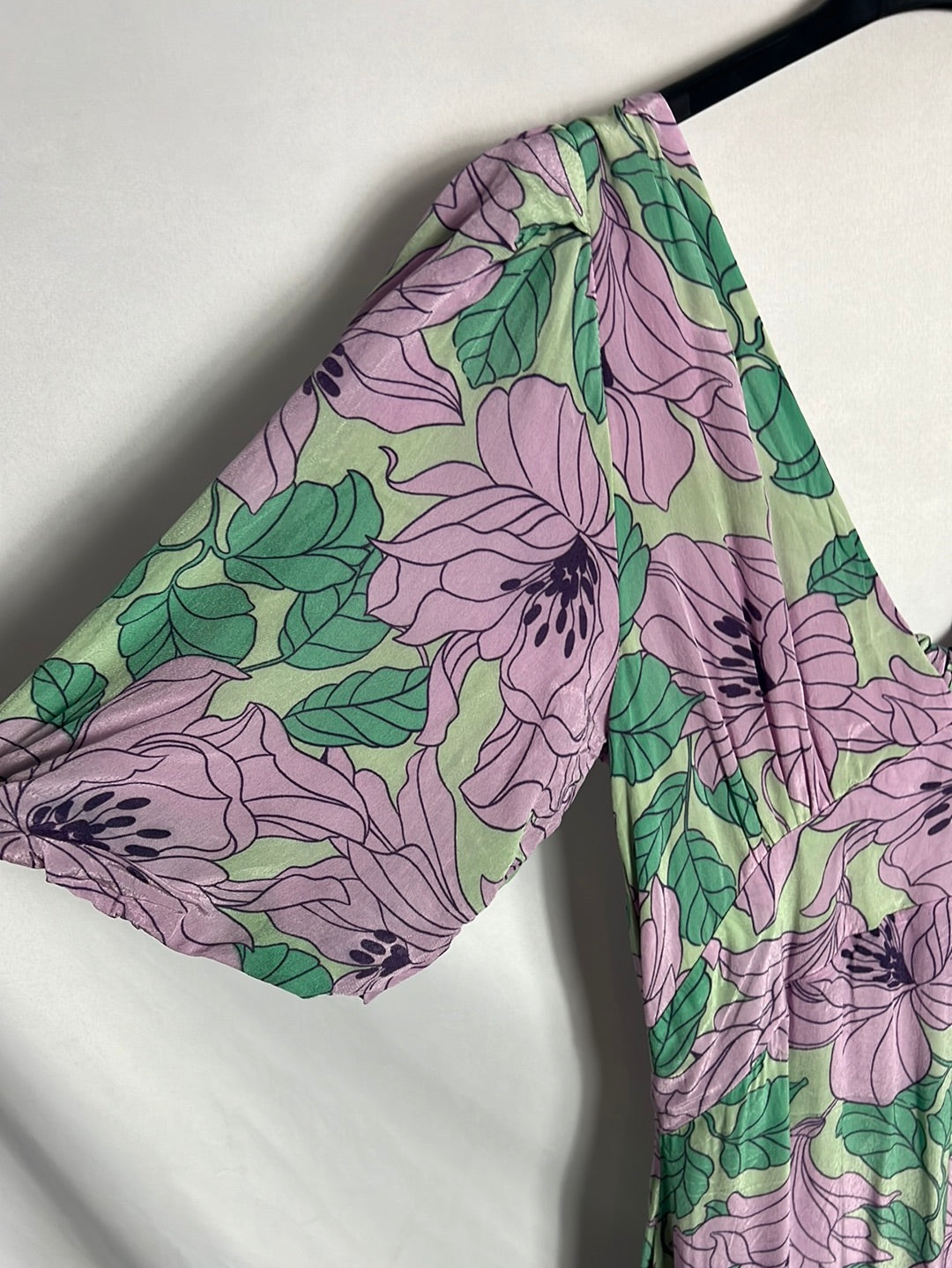 FÓRMULA JOVEN. Vestido largo estampado apertura espalda. T S