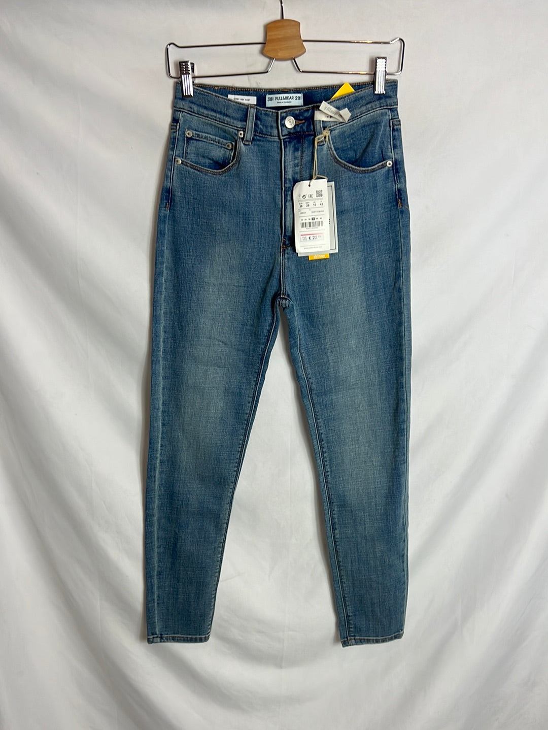 PULL&amp;BEAR. Stretch skinny denim. T 38