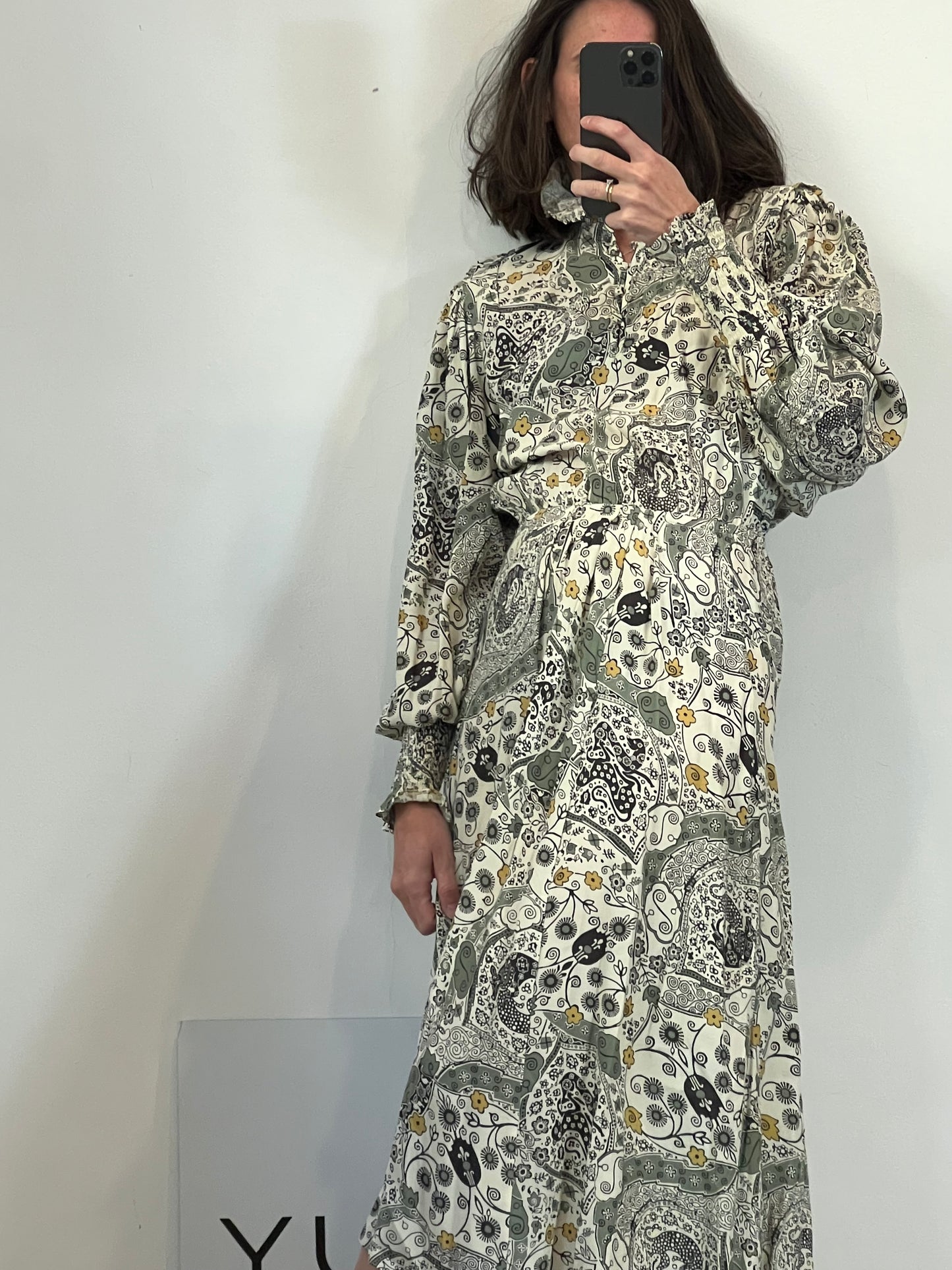 ISABEL MARANT ÉTOILE. Vestido midi detalle cuello y puños. T XS