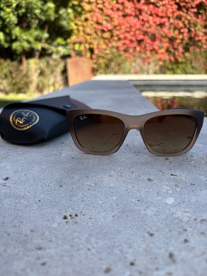 RAYBAN. Gafas de sol mate