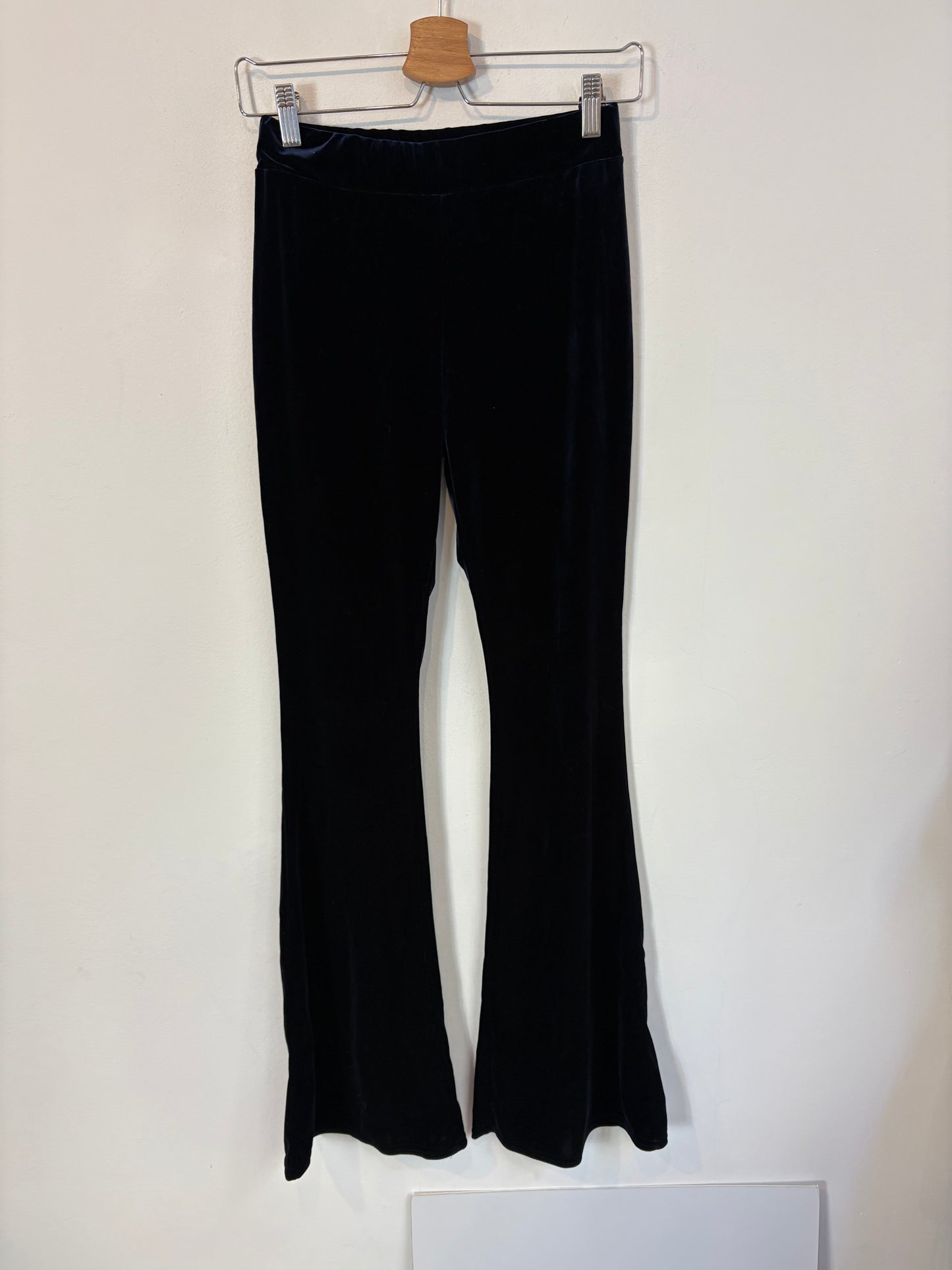 OTRAS. Conjunto terciopelo azul