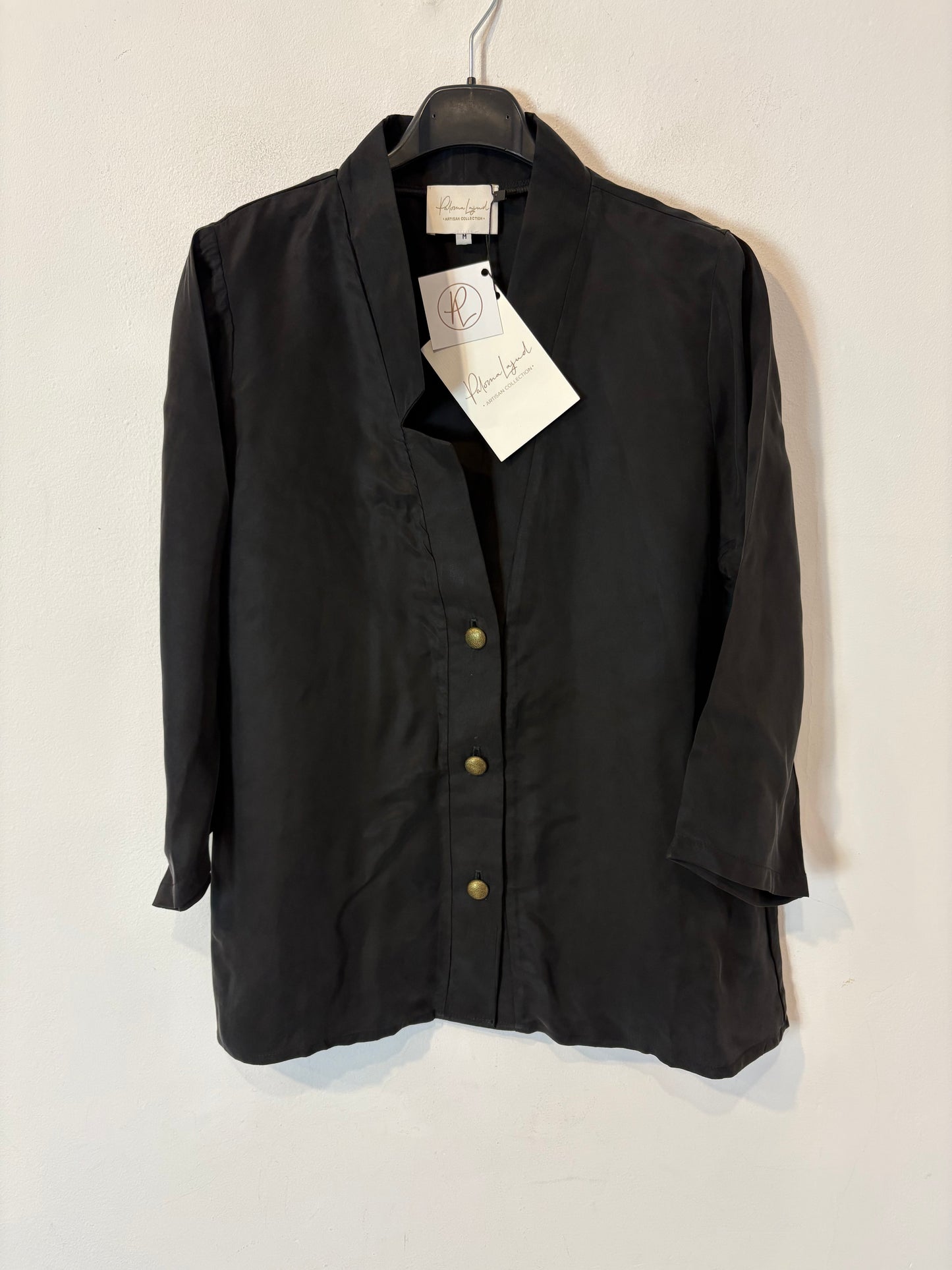 PALOMA LAYUD. Blusa negra cupró fluida