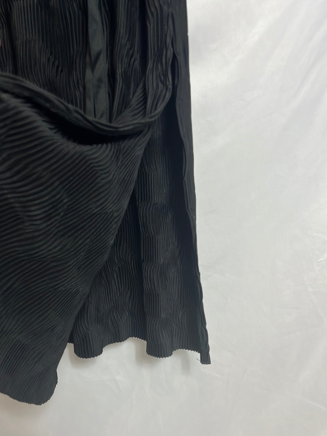 SFERA. Textured black midi dress. T.L.