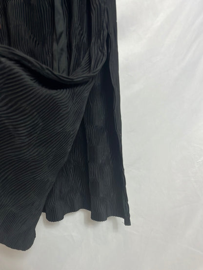 SFERA. Textured black midi dress. T.L.