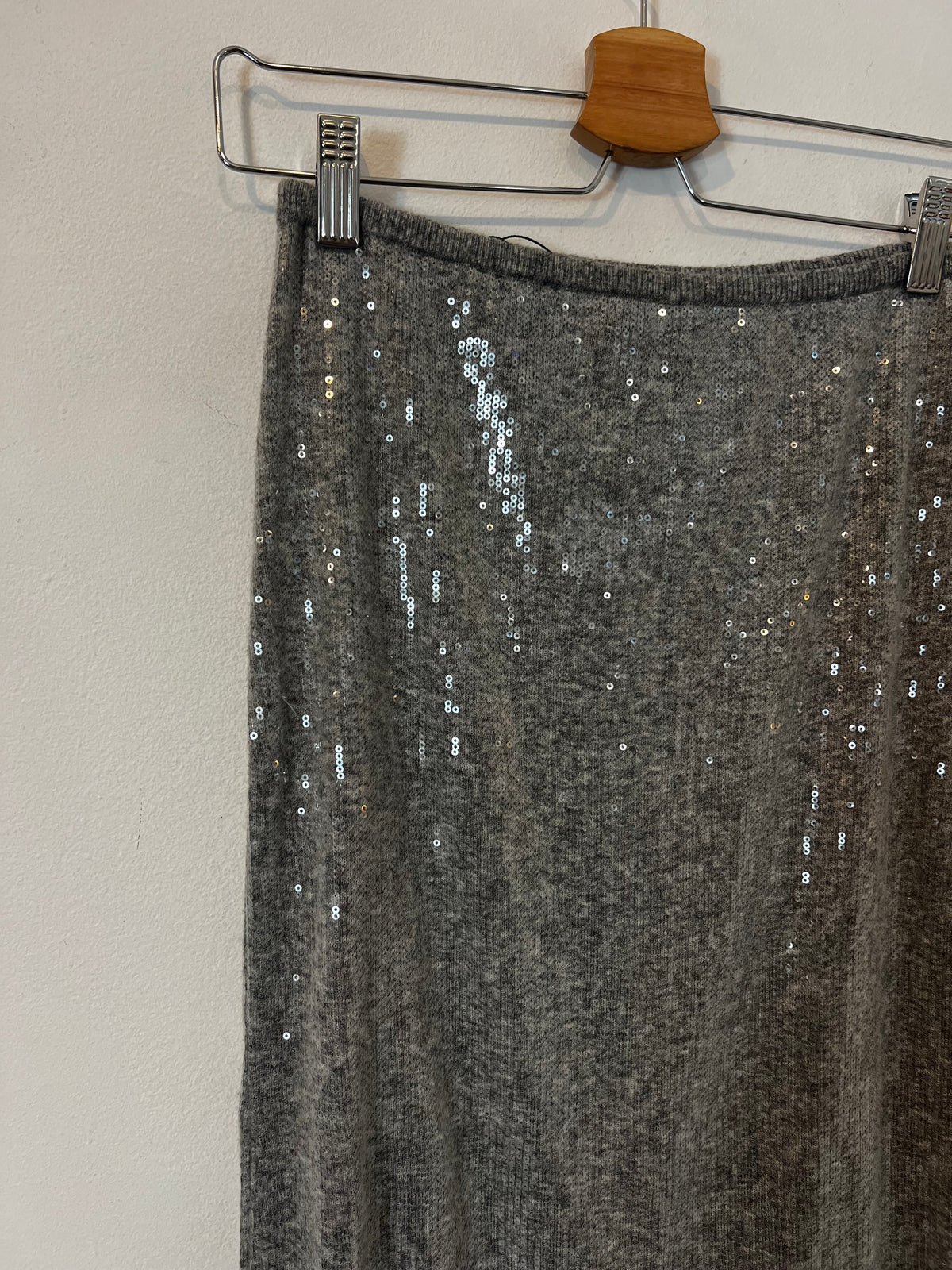 ZARA. conjunto gris lentejuelas con lana