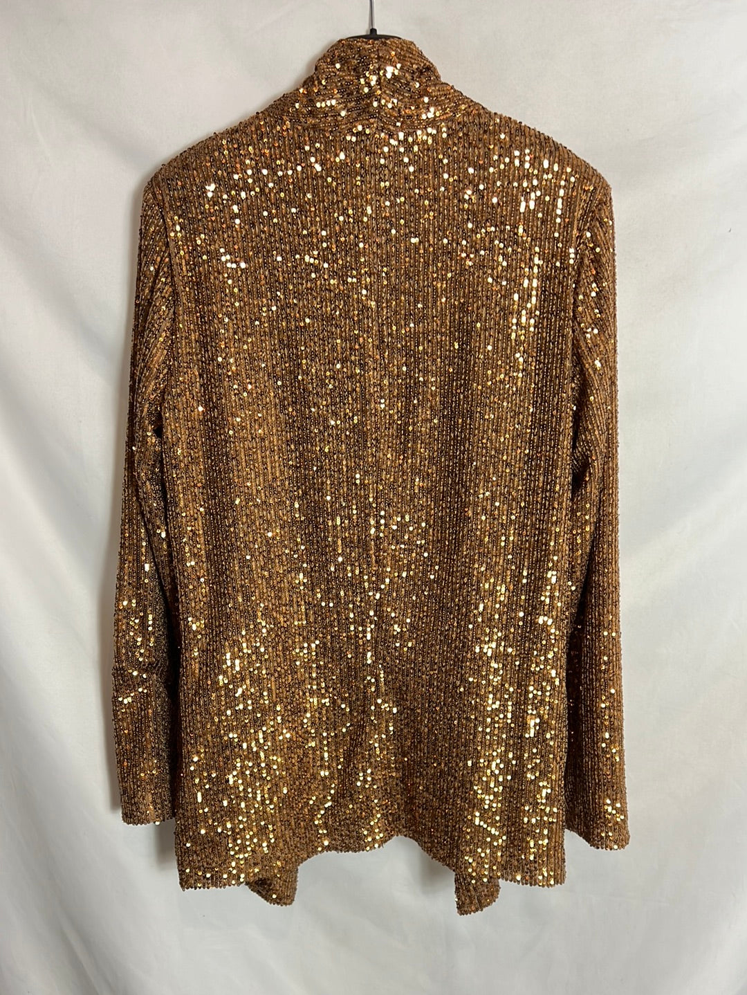 LOVE ROOM. Flowing mini sequin jacket. TM