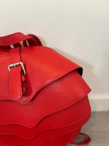 OTRAS. Mochila roja piel