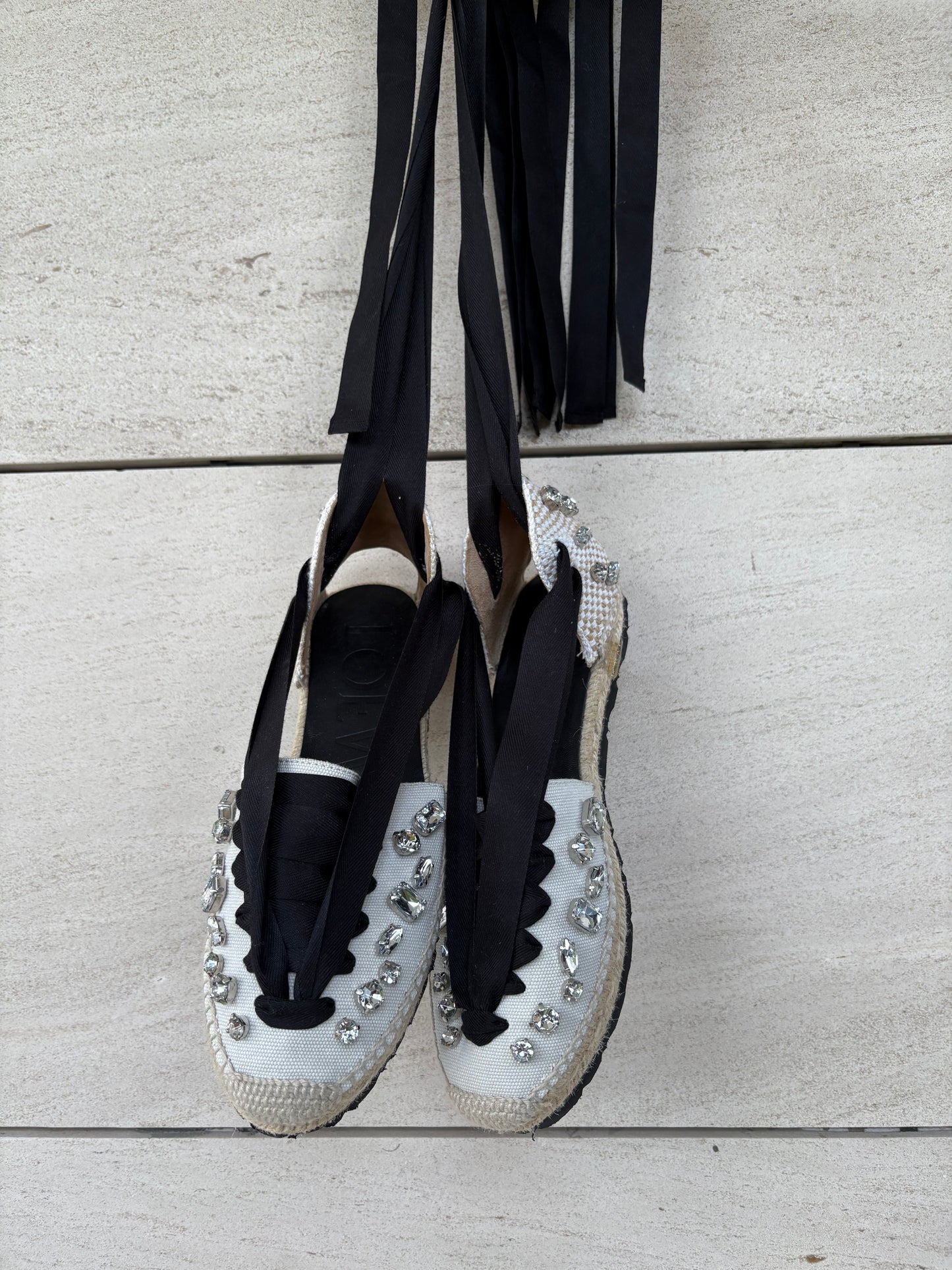 LOEWE. Alpargata detalle pedrería. T 39