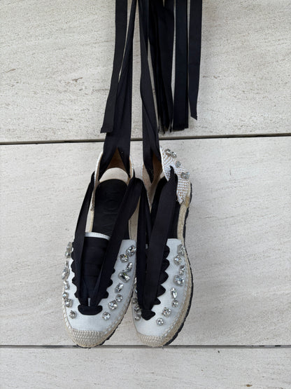 LOEWE. Alpargata detalle pedrería. T 39