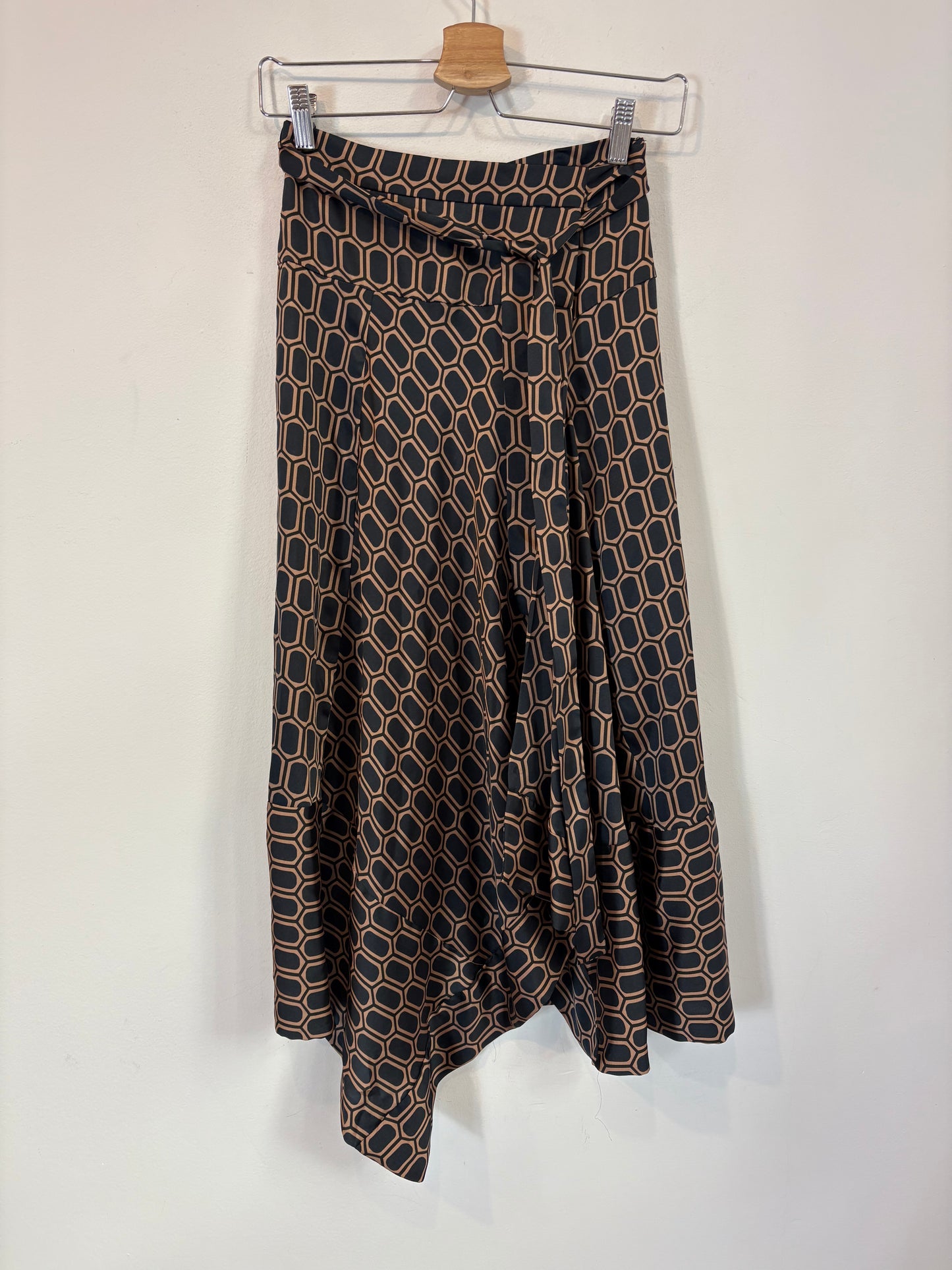 ZARA. Falda midi efecto pareo