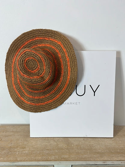 MANGO. sombrero de rafia beige y naranja