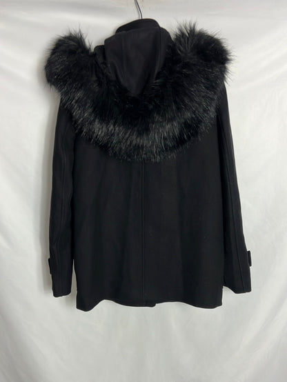 ZARA. Abrigo negro hebillas. TM
