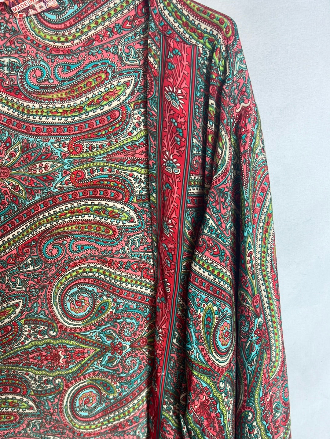 BOHOO FASHION. Kimono estampado largo.TS/M