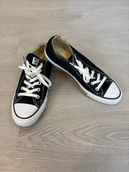 CONVERSE. Zapatilla clásica en negro. T 40