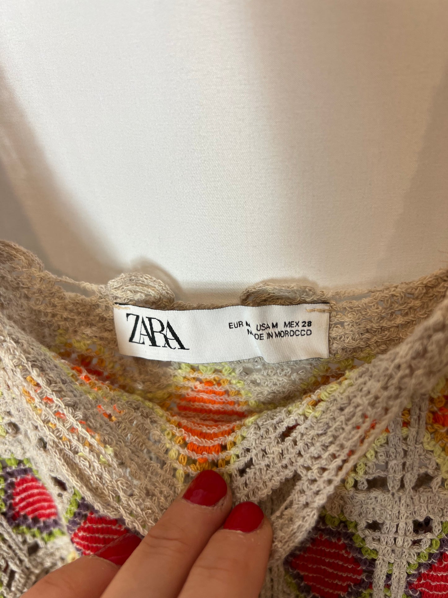 ZARA. Vestido crochet colorido. T M