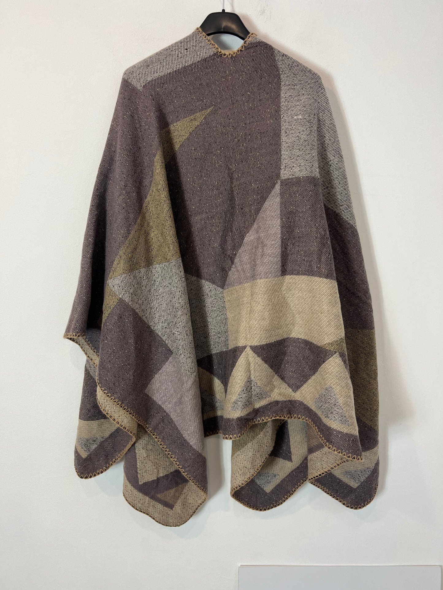 OTRAS. Capa cuadros malva jaspeada. TU