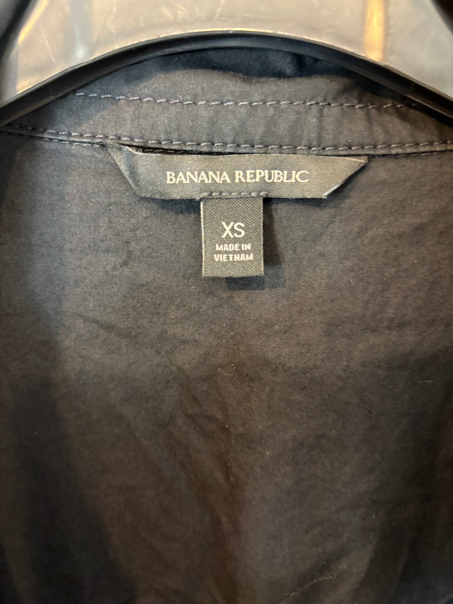 BANANA REPUBLIC . Mono largo abotonado