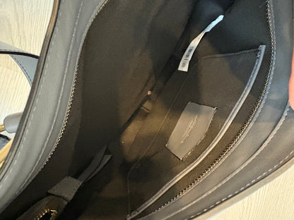 LATOUCHE. Bolso mediano piel plomo