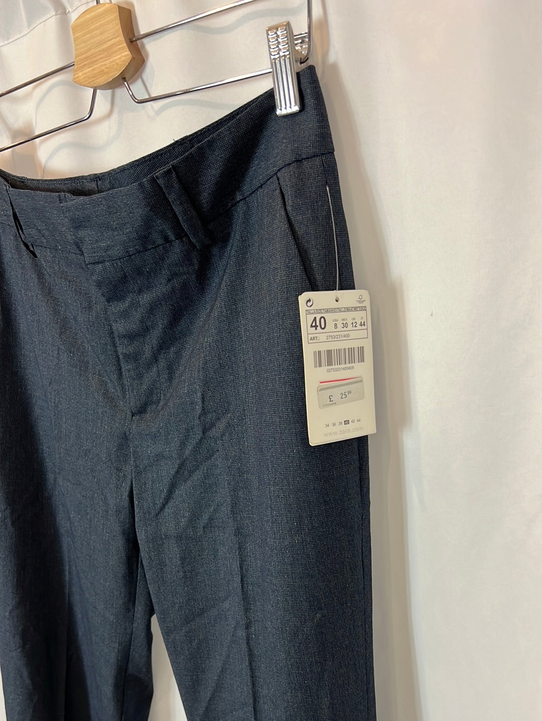 ZARA. Pantalón azul ancho T.40