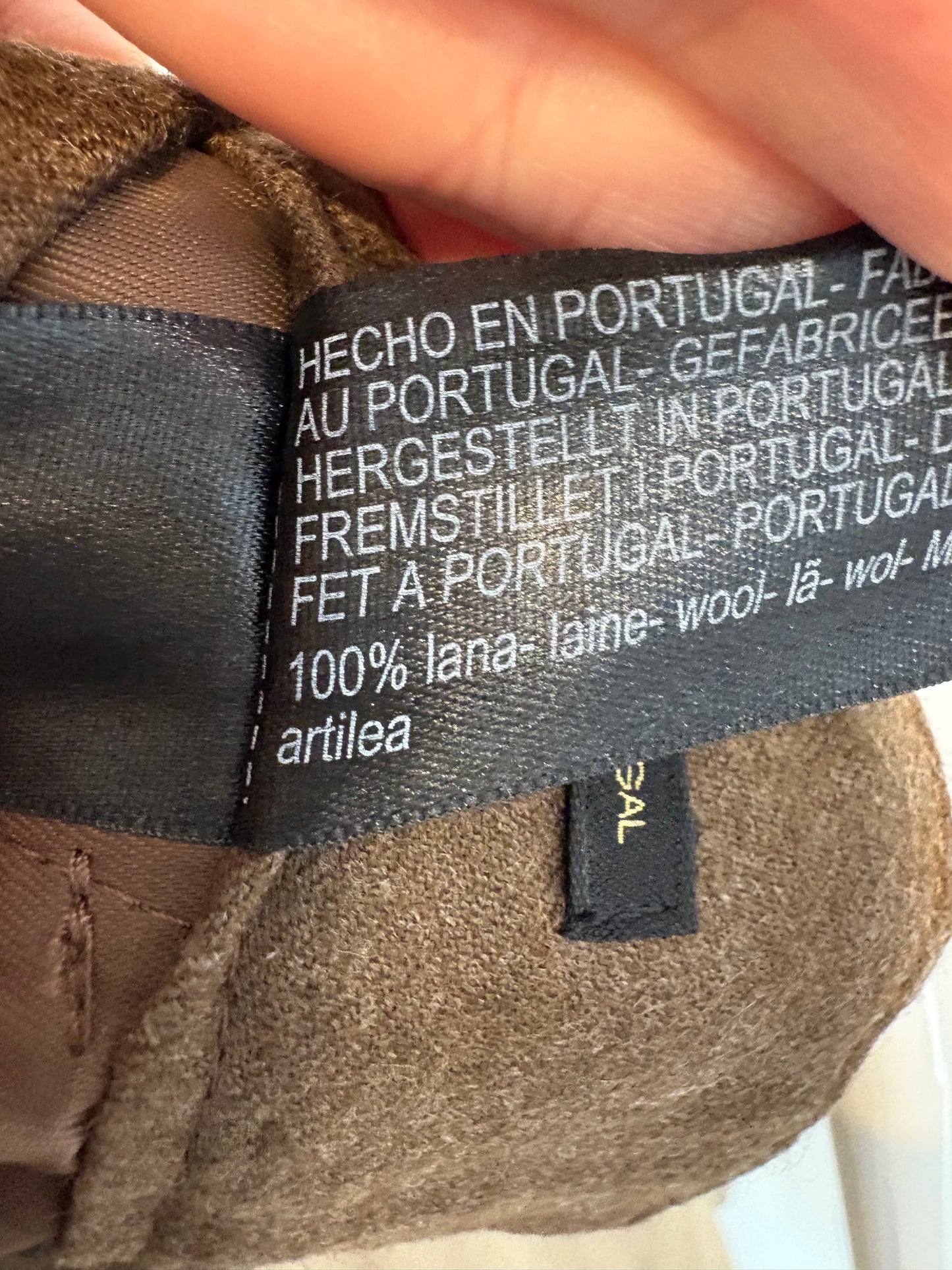 MASSIMO DUTTI. Pantalón pinzas lana marrón