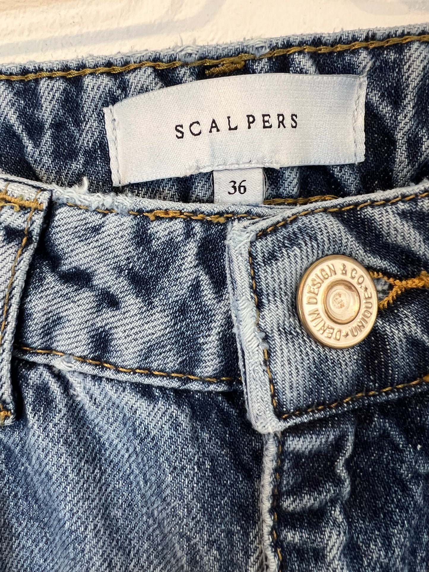 SCALPERS. Denim tiro alto campana. T 36