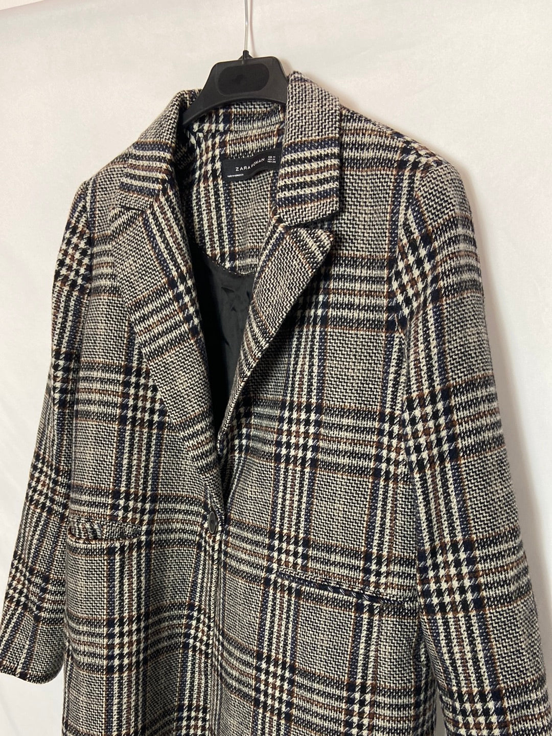 ZARA. abrigo cuadros tonos grises T.m