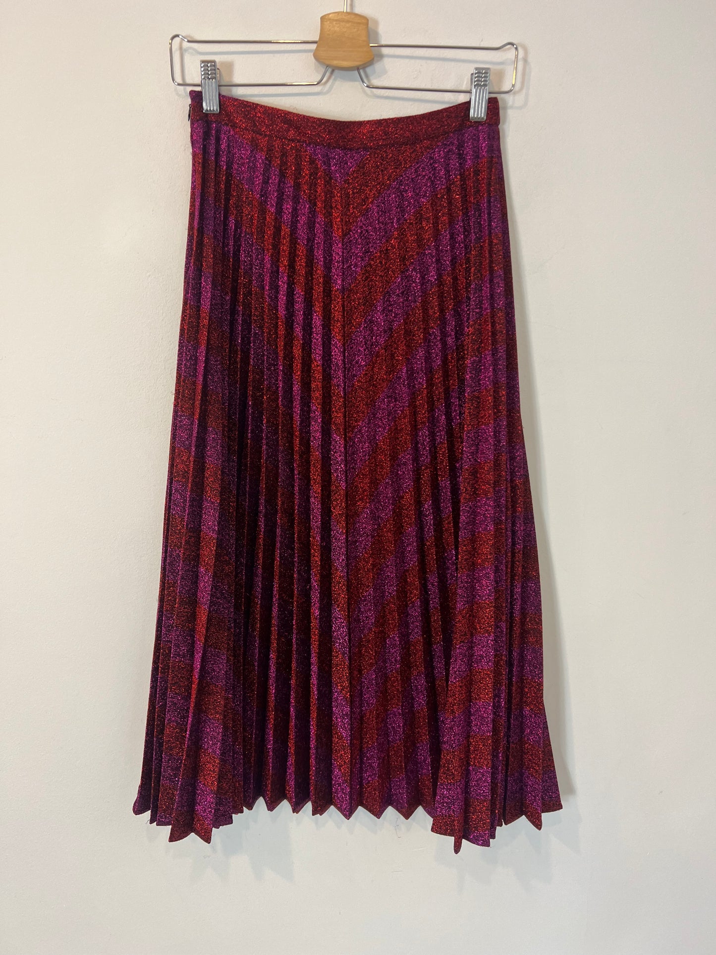 ZARA. Fuchsia pleated midi skirt. XS
