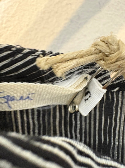 VALENTINA GARI. Vestido negro textura