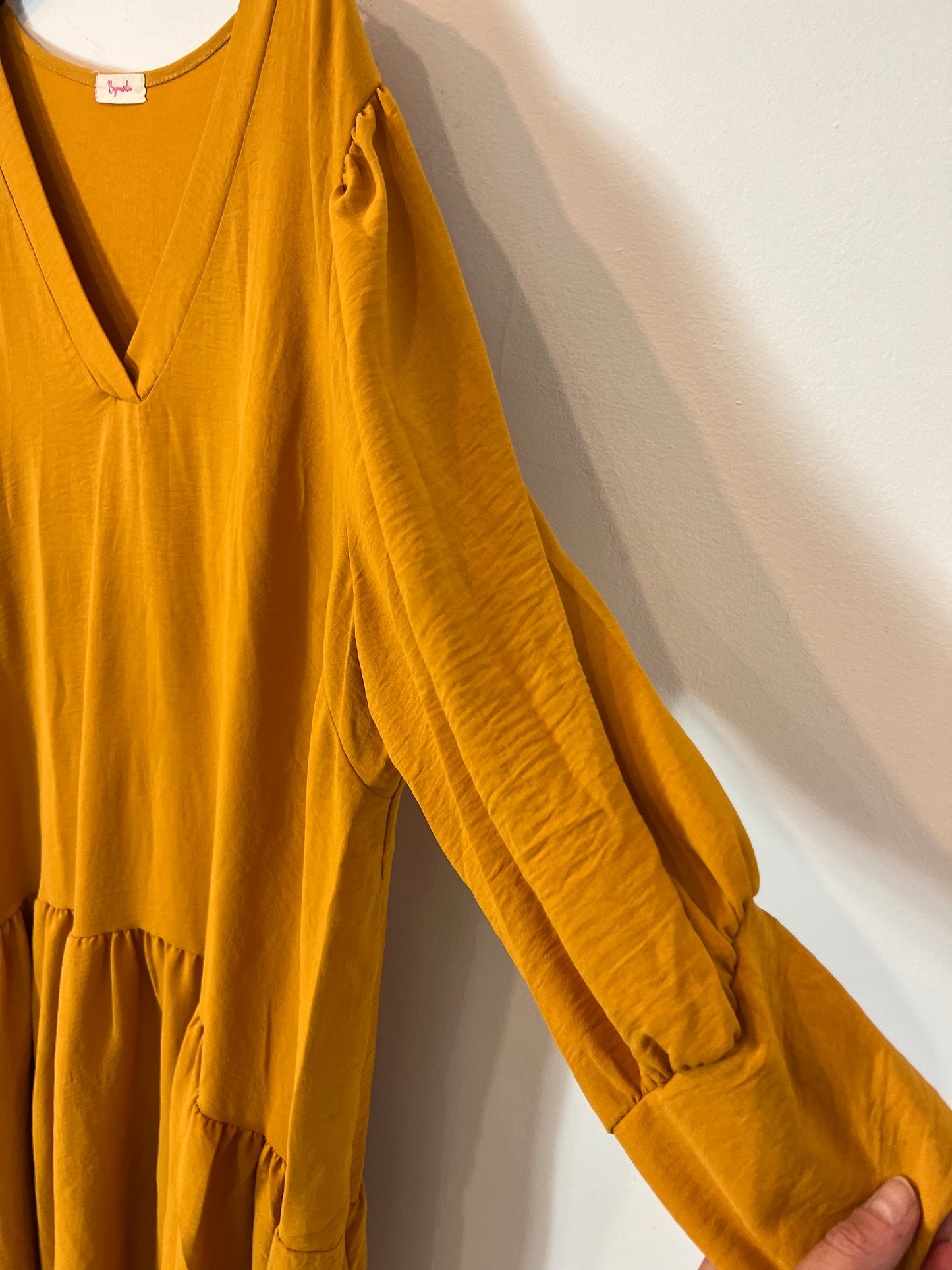 BUGANVILIA. Mustard dress with slightly puffed sleeves, size 3XL