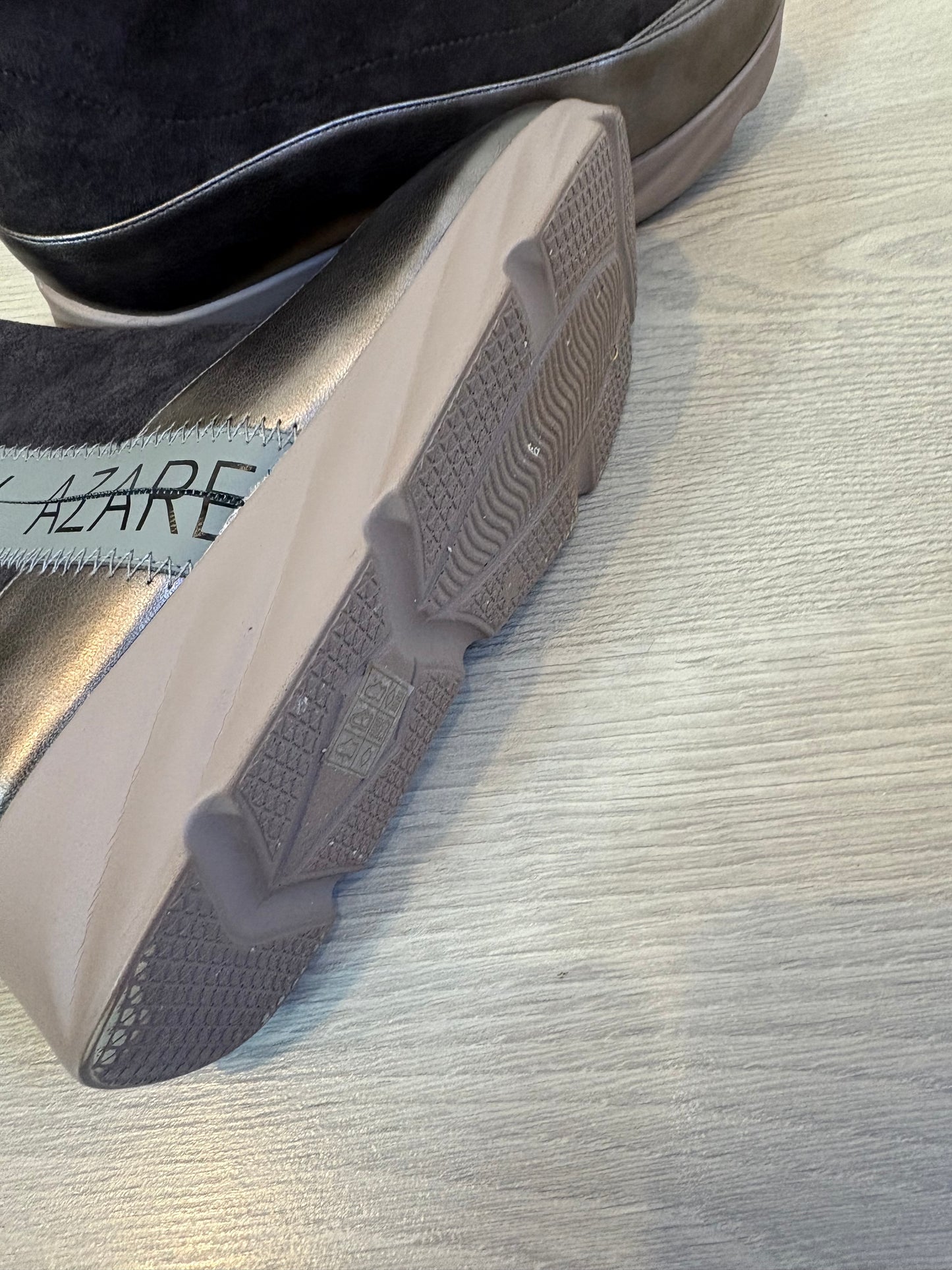 AZAREY. Botines tonos grises. T 38